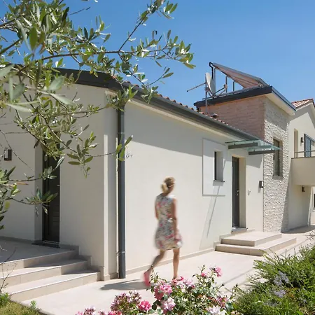 Villa Del Sol With Large Garden Perfect For Families *