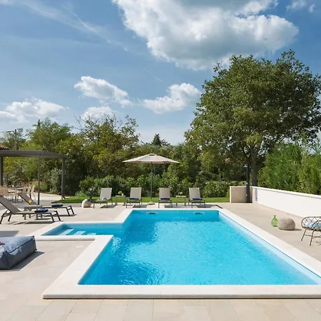Villa Del Sol With Large Garden Perfect For Families *