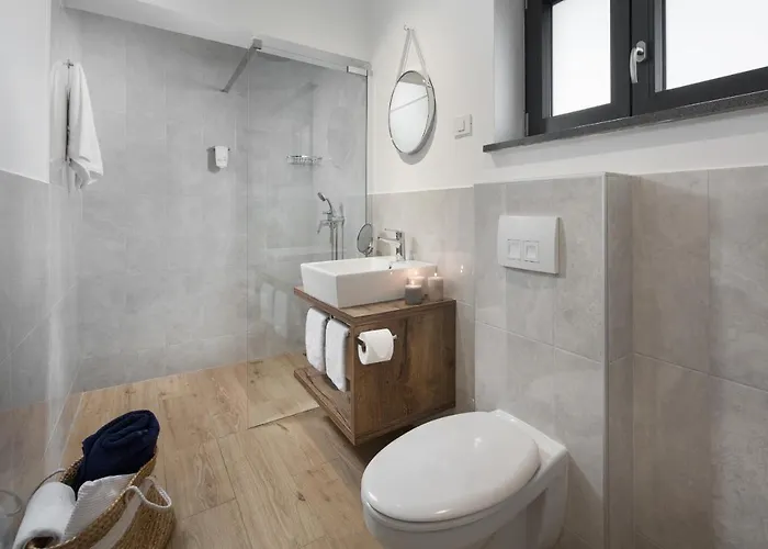 Villa Del Sol With Large Garden Perfect For Families